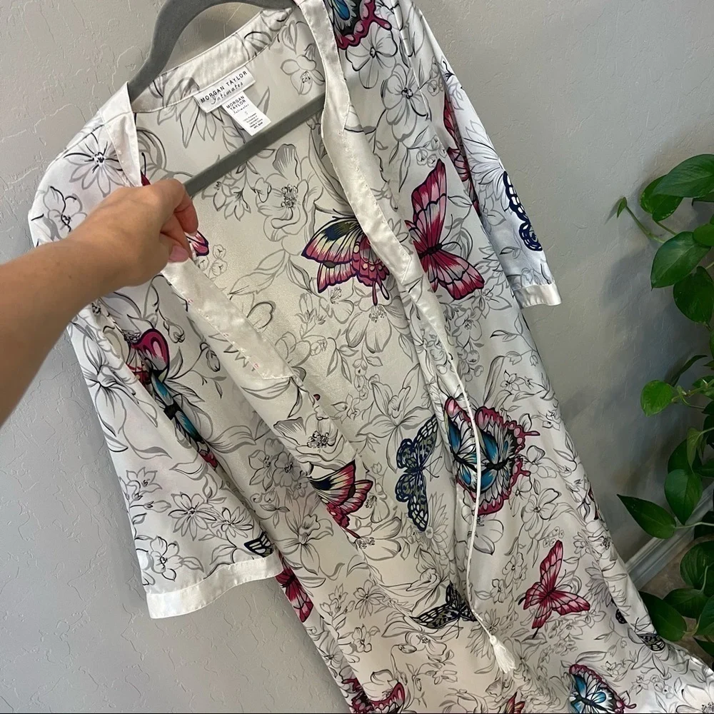 Vintage Morgan Taylor satin Kaftan, house robe butterflies print, 3/4 sleeve